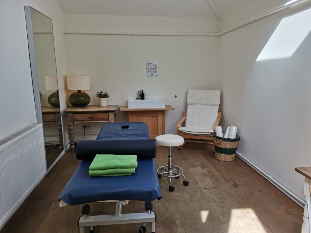 Hire a treatment room or studio in Farnham